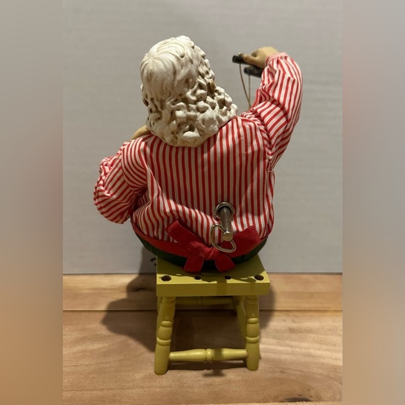 Kurt S. Adler “Gepetto Santa” Musical Figurine with Puppet - Picture 4 of 14